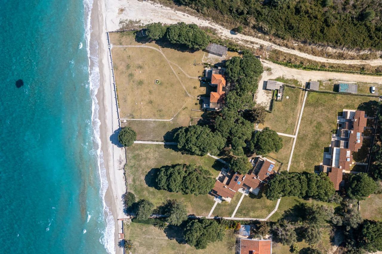 #Flh - Amalthia & Αthena Beachfront Houses In Pefkohori Εξωτερικό φωτογραφία